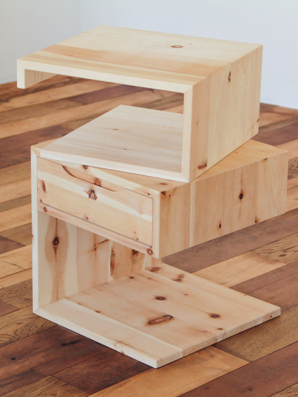 Flying bedside table