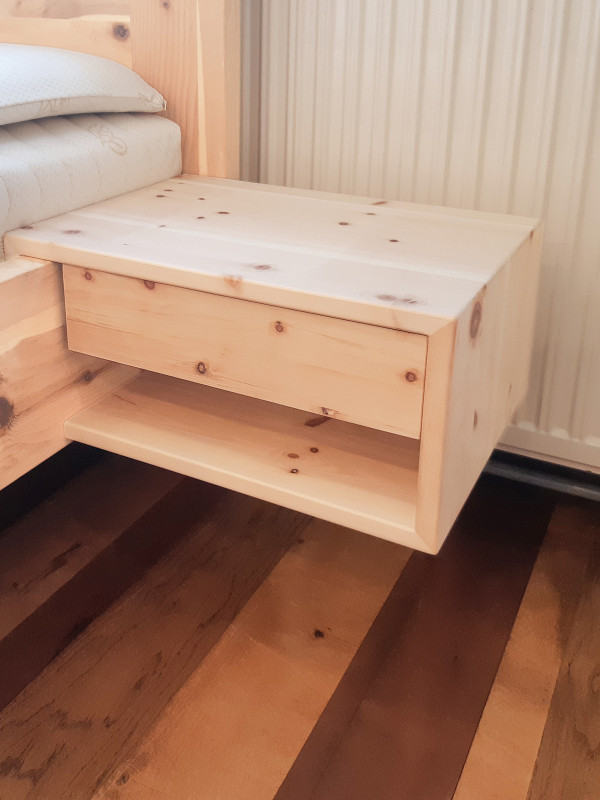 Flying bedside table