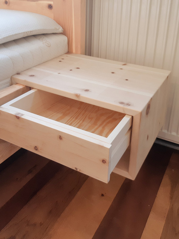 Flying bedside table