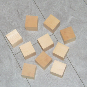 Würfel aus Zirbel-Massivholz
