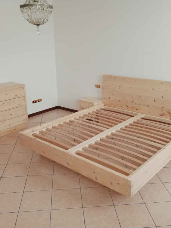 Solid Stone Pine Bed